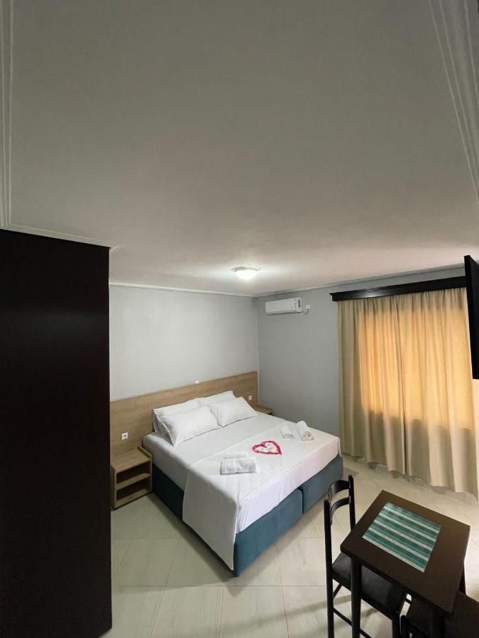 Studio Taraj Ksamil Luaran gambar